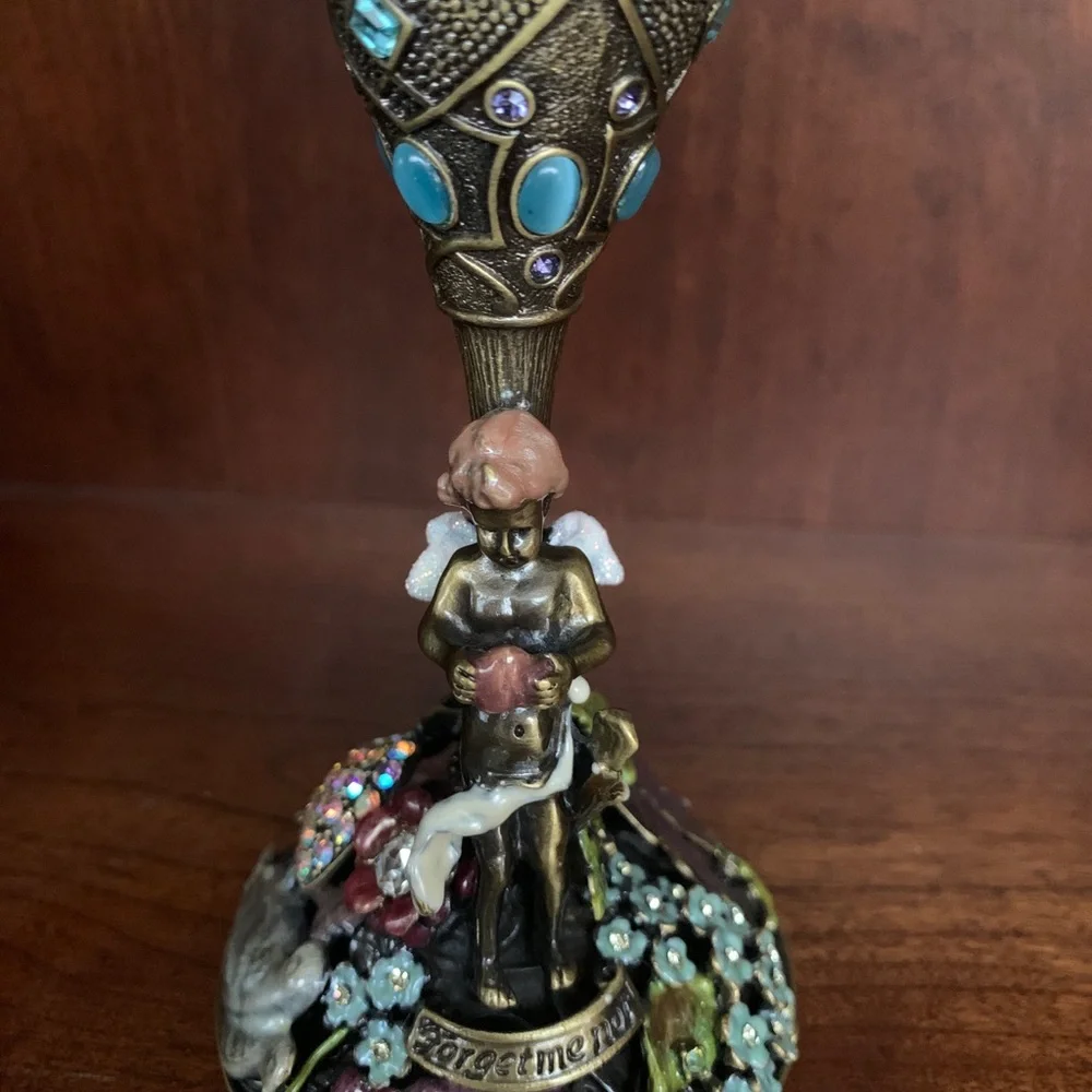 Kirks Folly forget-me-not angel gem-studded goblet. Rare, collectible.❣️ - Picture 3 of 12